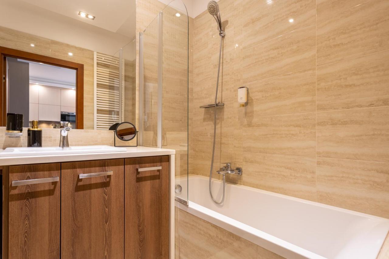 Golden Apartments Warsaw - Bright And Stylish Apartment -City Center - Stawki Varsóvia Exterior foto